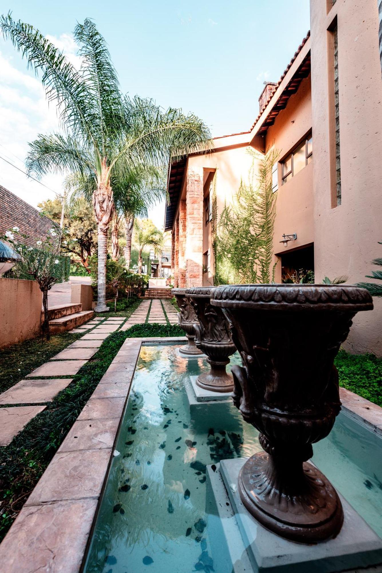 Château La Mer Exclusive Guesthouse Hartbeespoort Exterior foto