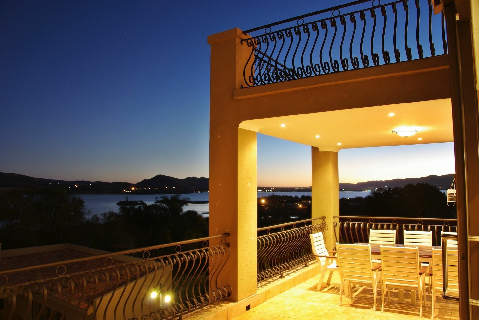 Château La Mer Exclusive Guesthouse Hartbeespoort Exterior foto