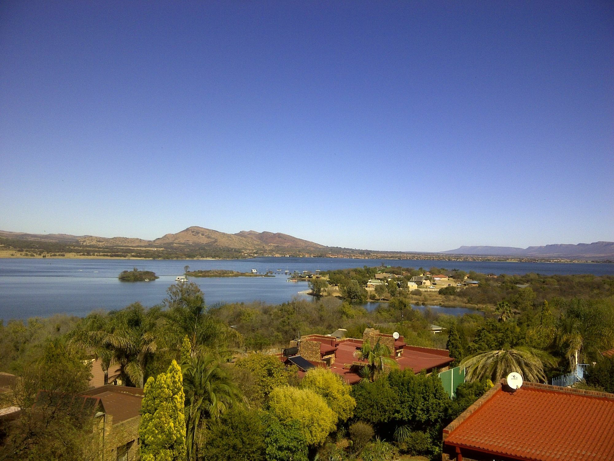 Château La Mer Exclusive Guesthouse Hartbeespoort Exterior foto