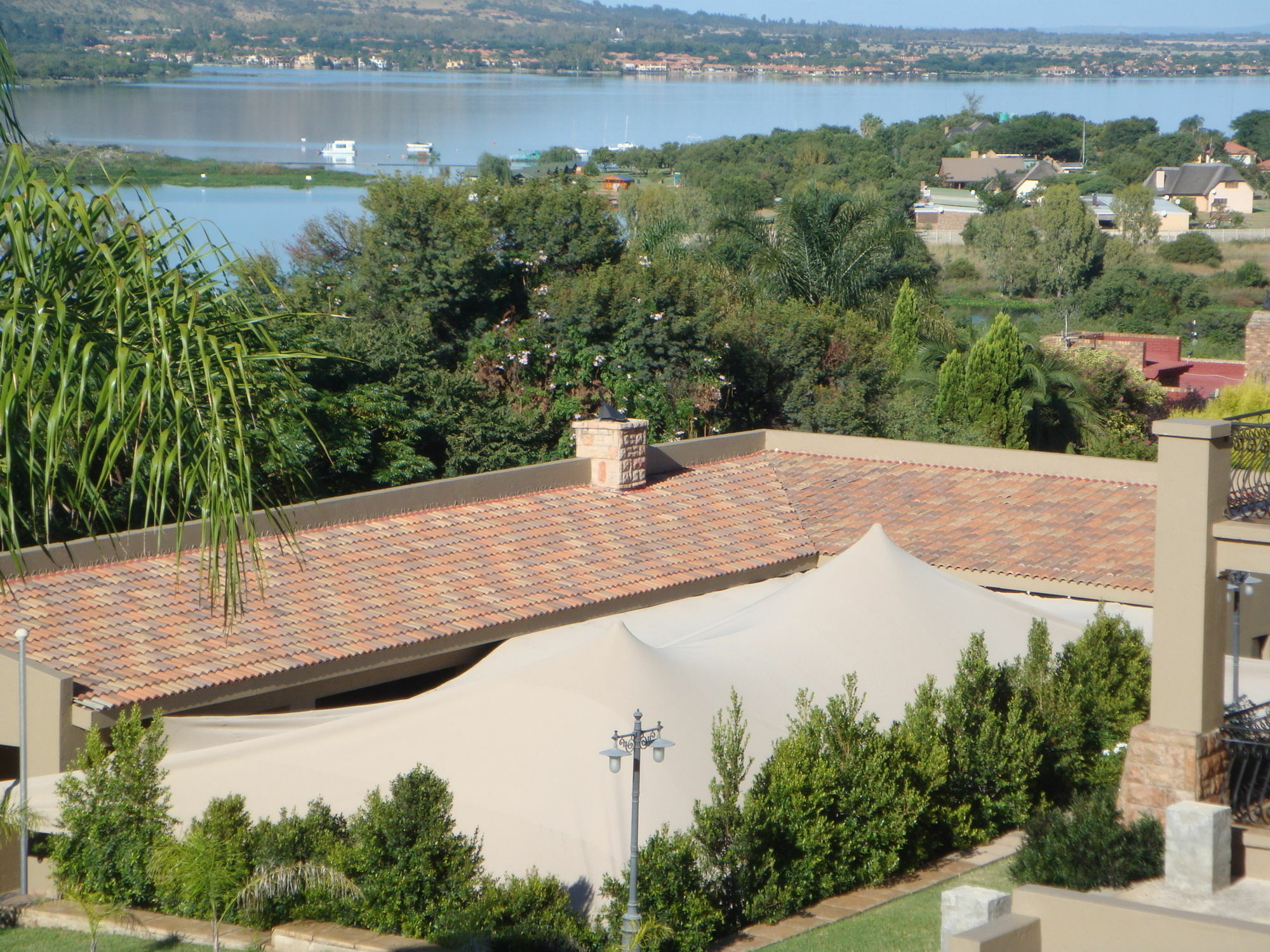Château La Mer Exclusive Guesthouse Hartbeespoort Exterior foto