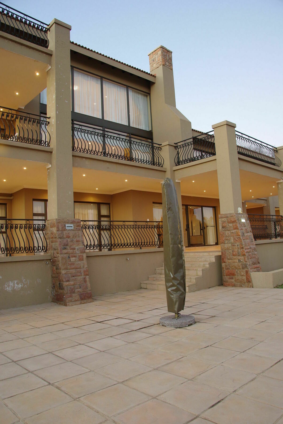 Château La Mer Exclusive Guesthouse Hartbeespoort Exterior foto